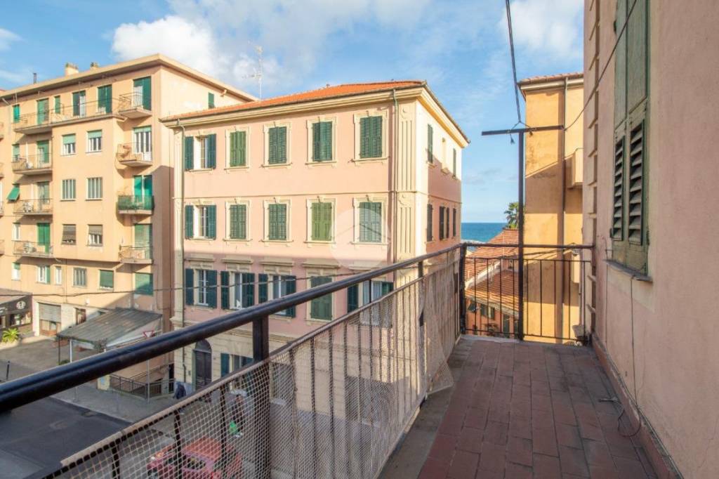 appartamento in vendita ad Imperia in zona Porto Maurizio