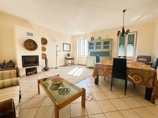 casa indipendente in vendita ad Imperia in zona Porto Maurizio