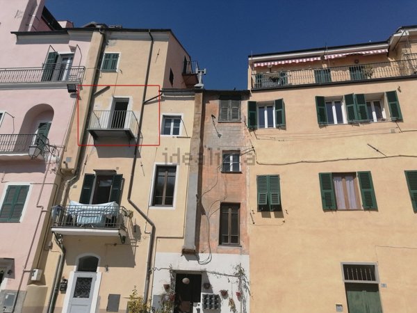 appartamento in vendita ad Imperia in zona Porto Maurizio