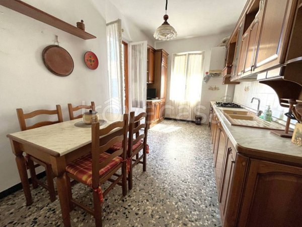 appartamento in vendita ad Imperia in zona Porto Maurizio