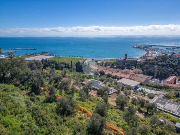 terreno edificabile in vendita ad Imperia in zona Oneglia