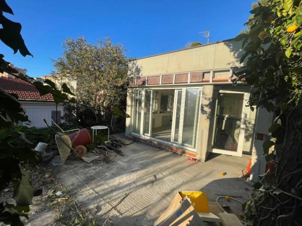 casa indipendente in vendita ad Imperia in zona Oneglia
