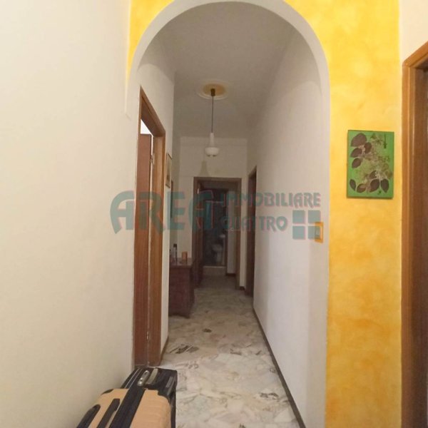 appartamento in vendita ad Imperia in zona Porto Maurizio