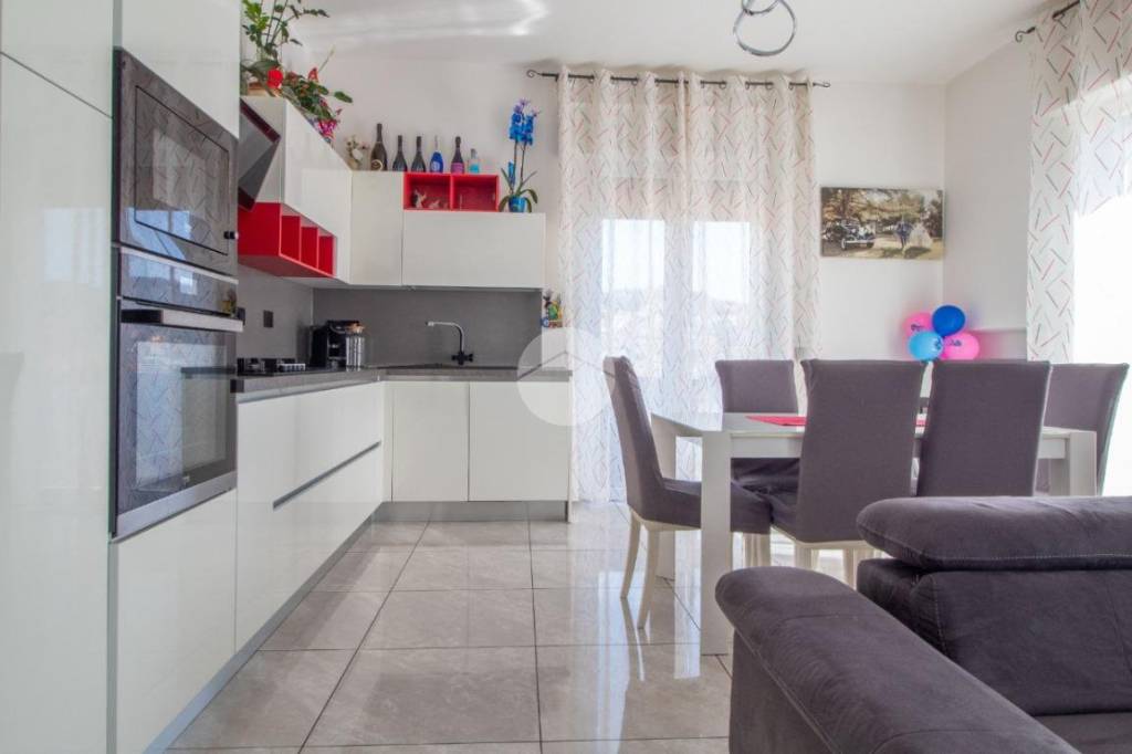 appartamento in vendita ad Imperia in zona Porto Maurizio