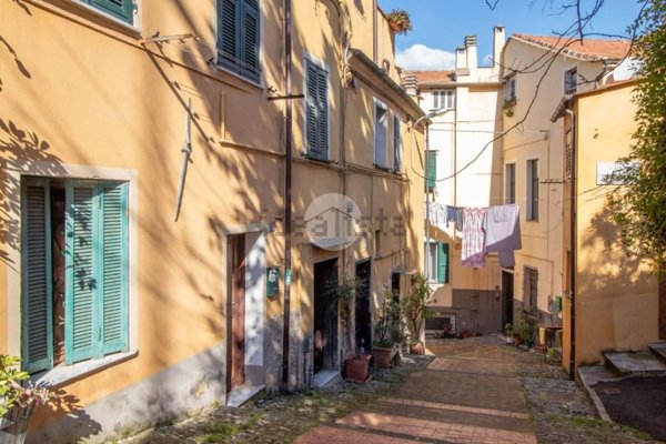 appartamento in vendita ad Imperia