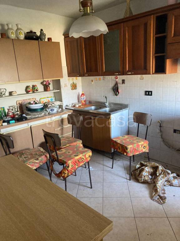 appartamento in vendita ad Imperia in zona Poggi