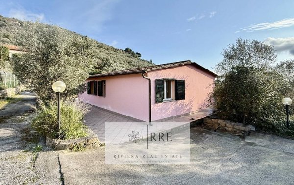 casa indipendente in vendita ad Imperia