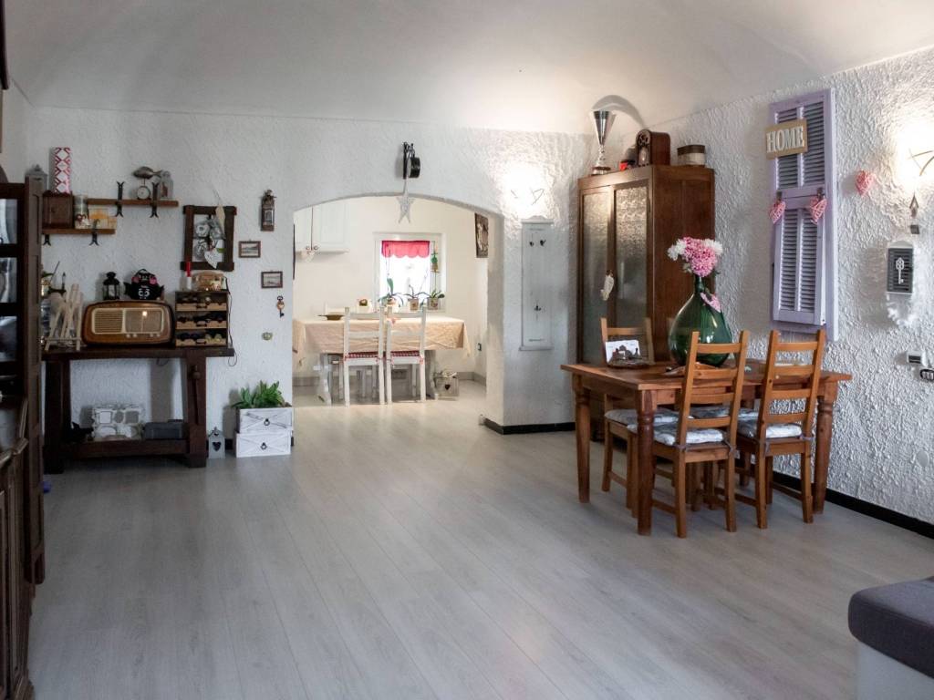 appartamento in vendita ad Imperia in zona Cantalupo