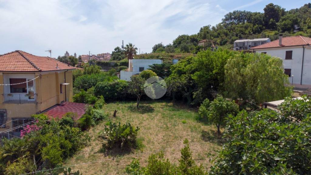 terreno agricolo in vendita ad Imperia in zona Porto Maurizio