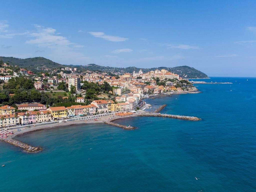 appartamento in vendita ad Imperia in zona Porto Maurizio