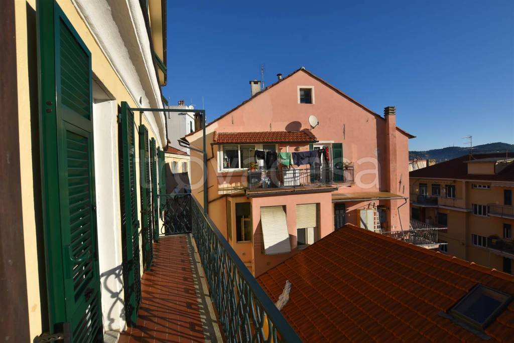 appartamento in vendita ad Imperia in zona Porto Maurizio
