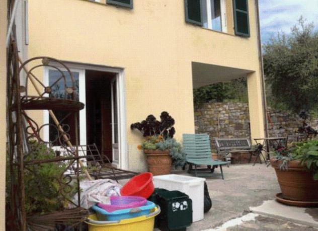 casa indipendente in vendita ad Imperia in zona Oneglia