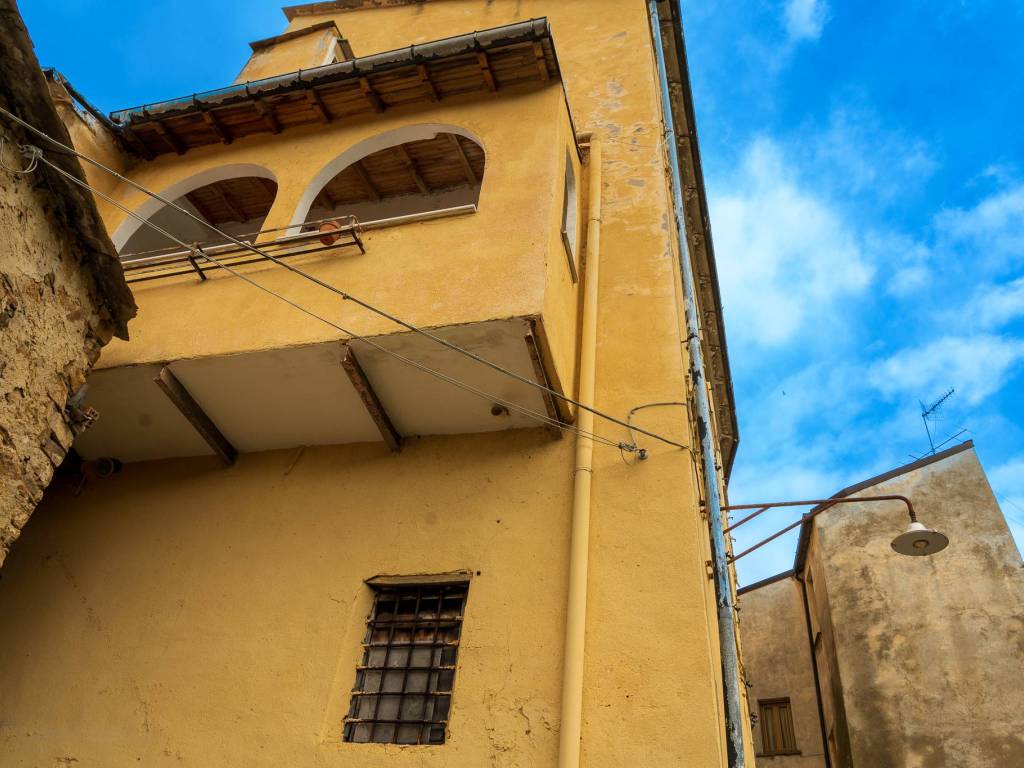 appartamento in vendita ad Imperia in zona Montegrazie