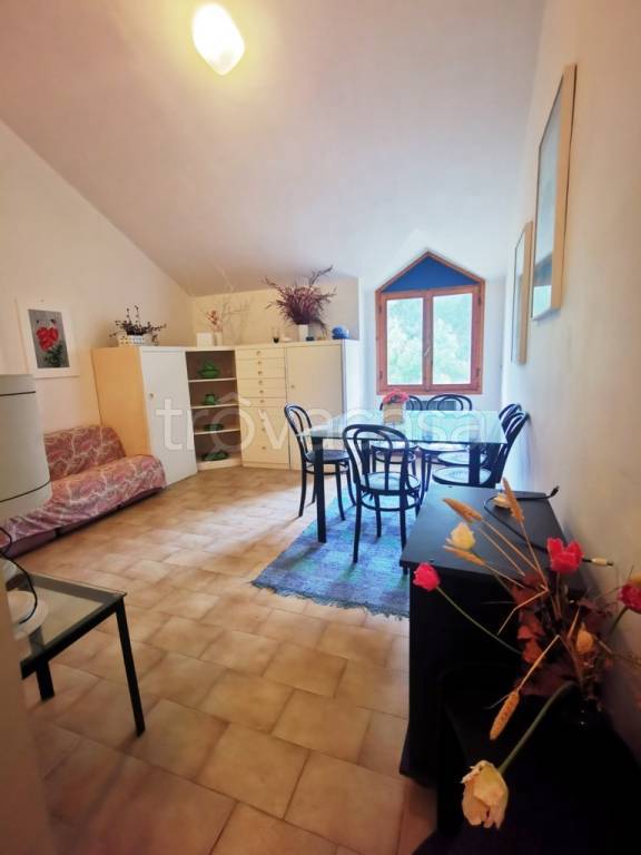 appartamento in vendita ad Imperia in zona Poggi