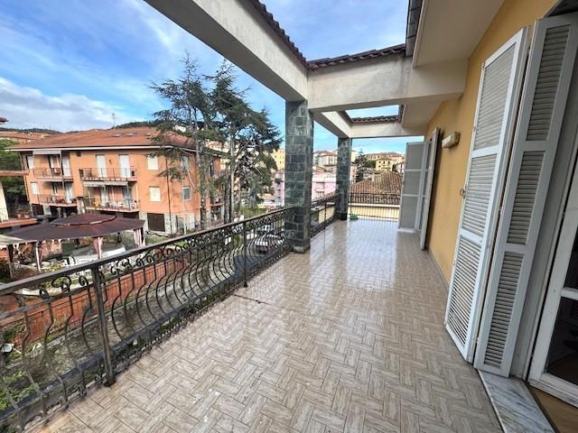 appartamento in vendita ad Imperia in zona Porto Maurizio