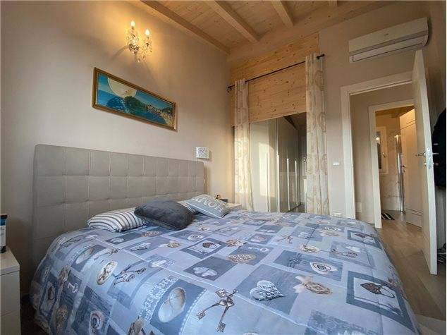 casa indipendente in vendita ad Imperia in zona Costa d'Oneglia