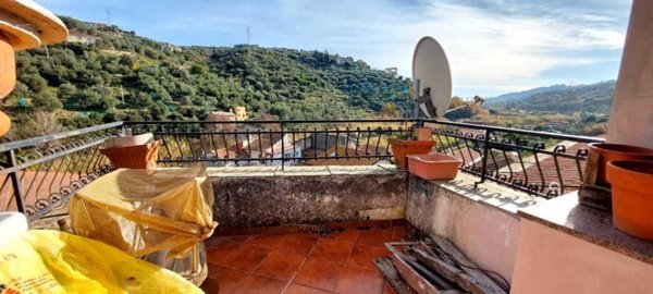 appartamento in vendita ad Imperia in zona Torrazza / Clavi