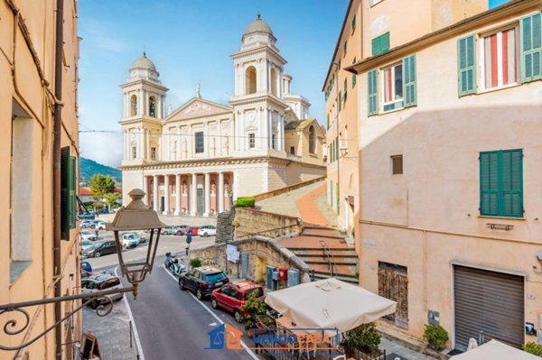 appartamento in vendita ad Imperia in zona Porto Maurizio