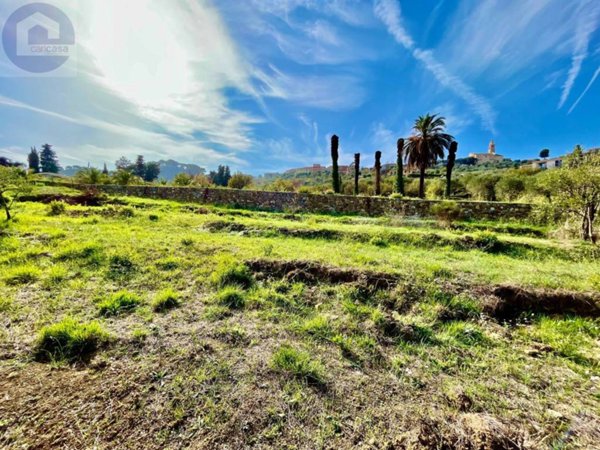 casa indipendente in vendita ad Imperia in zona Porto Maurizio
