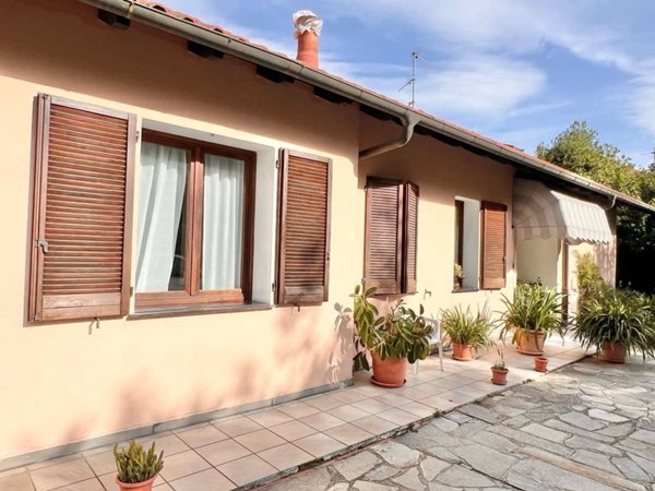 casa indipendente in vendita ad Imperia in zona Sant'Agata