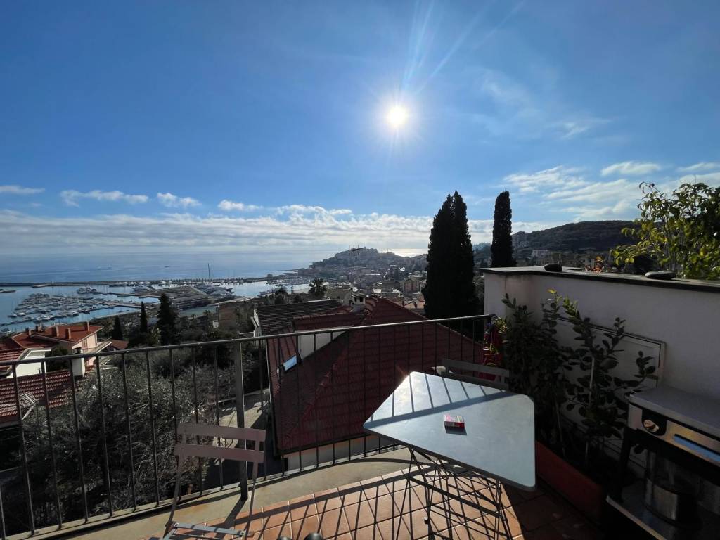 appartamento in vendita ad Imperia in zona Porto Maurizio