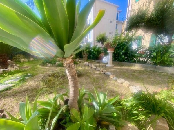 appartamento in vendita ad Imperia in zona Porto Maurizio