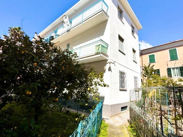 appartamento in vendita ad Imperia in zona Porto Maurizio
