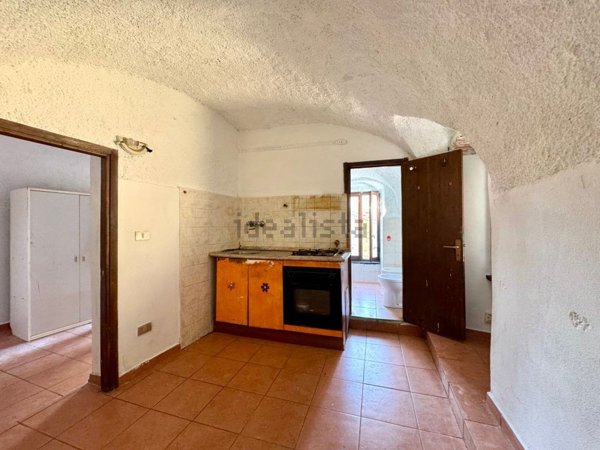 appartamento in vendita ad Imperia in zona Montegrazie