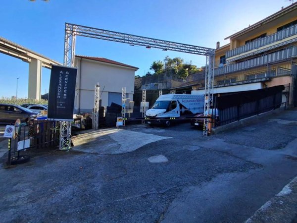 negozio in vendita ad Imperia in zona Oneglia