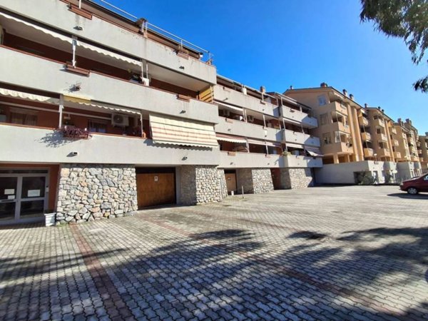 appartamento in vendita ad Imperia in zona Torrazza / Clavi