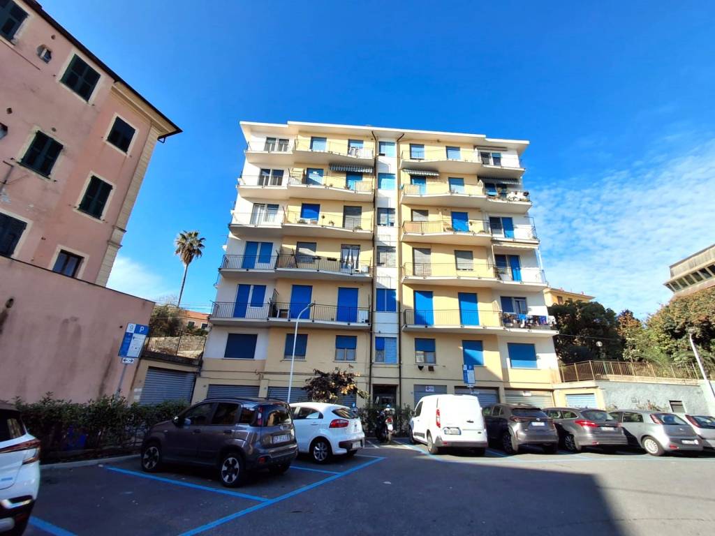 appartamento in vendita ad Imperia in zona Porto Maurizio