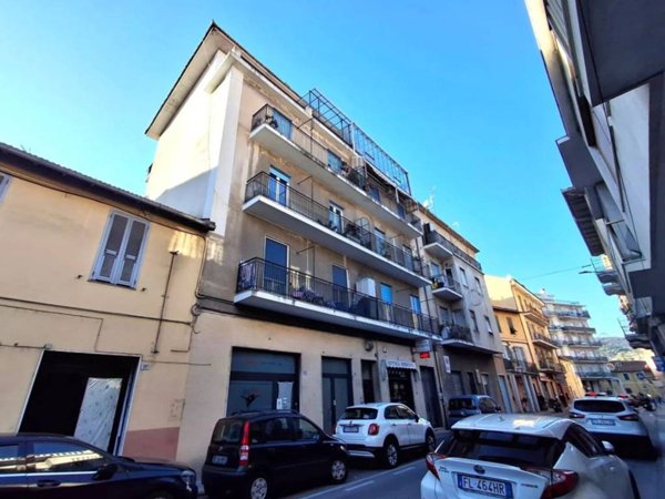 appartamento in vendita ad Imperia in zona Oneglia