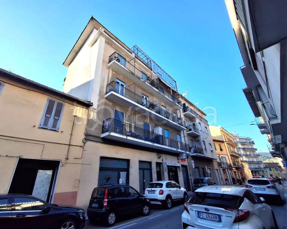appartamento in vendita ad Imperia in zona Oneglia