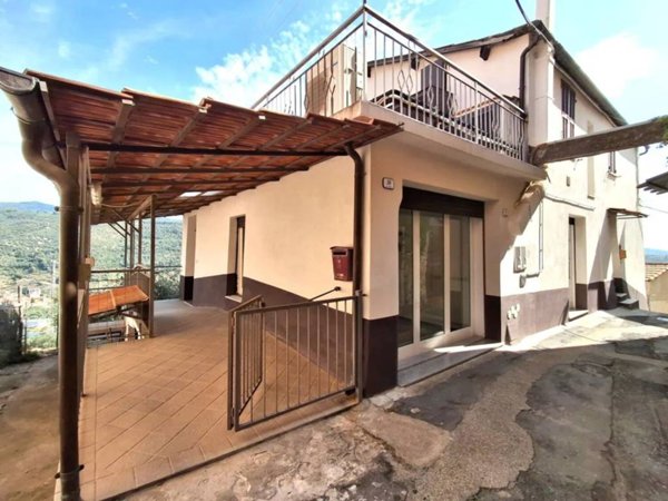 appartamento in vendita ad Imperia in zona Torrazza / Clavi
