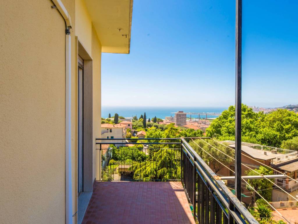 appartamento in vendita ad Imperia in zona Oneglia
