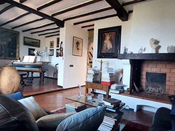 casa indipendente in vendita ad Imperia in zona Poggi