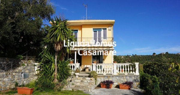casa indipendente in vendita ad Imperia