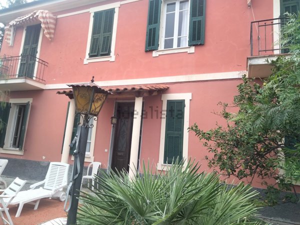 casa indipendente in vendita ad Imperia in zona Artallo