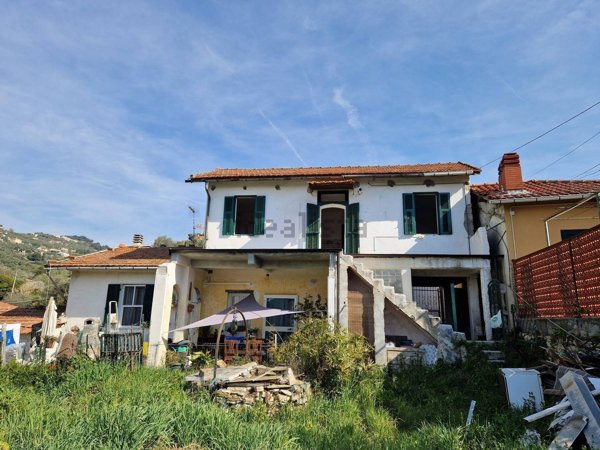 appartamento in vendita ad Imperia in zona Oneglia