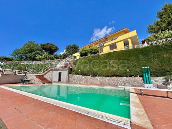 casa indipendente in vendita ad Imperia