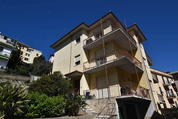 appartamento in vendita ad Imperia in zona Porto Maurizio