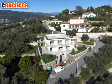 casa indipendente in vendita ad Imperia