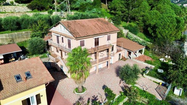 appartamento in vendita ad Imperia in zona Oneglia