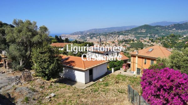 casa indipendente in vendita ad Imperia in zona Oneglia