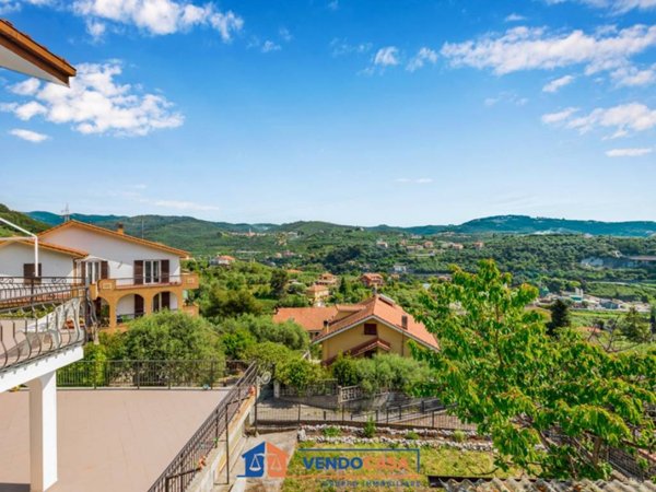 appartamento in vendita ad Imperia in zona Porto Maurizio