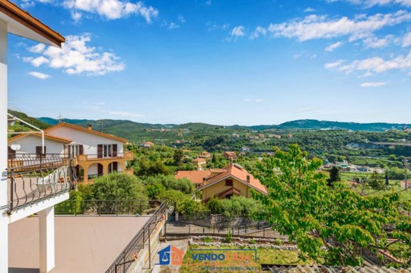 appartamento in vendita ad Imperia in zona Porto Maurizio