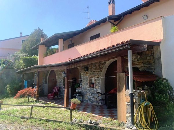 casa indipendente in vendita ad Imperia