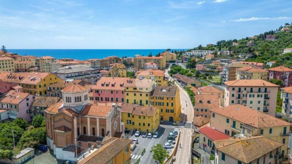 appartamento in vendita ad Imperia in zona Porto Maurizio