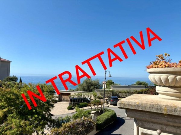 appartamento in vendita ad Imperia in zona Porto Maurizio