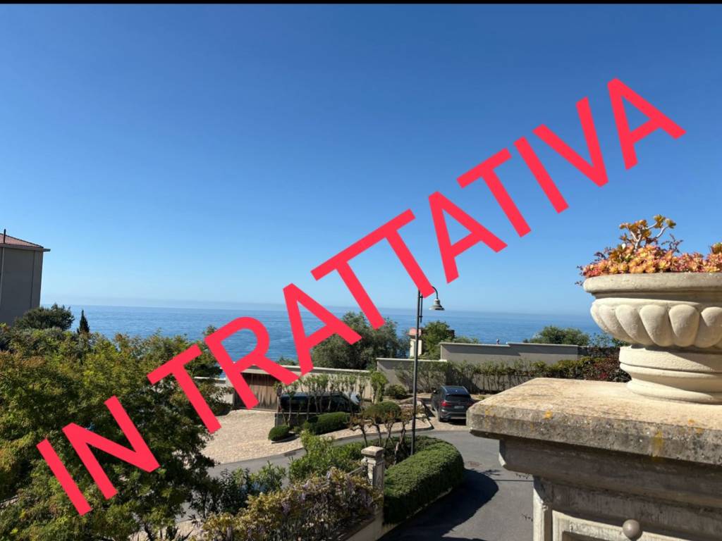 appartamento in vendita ad Imperia in zona Porto Maurizio